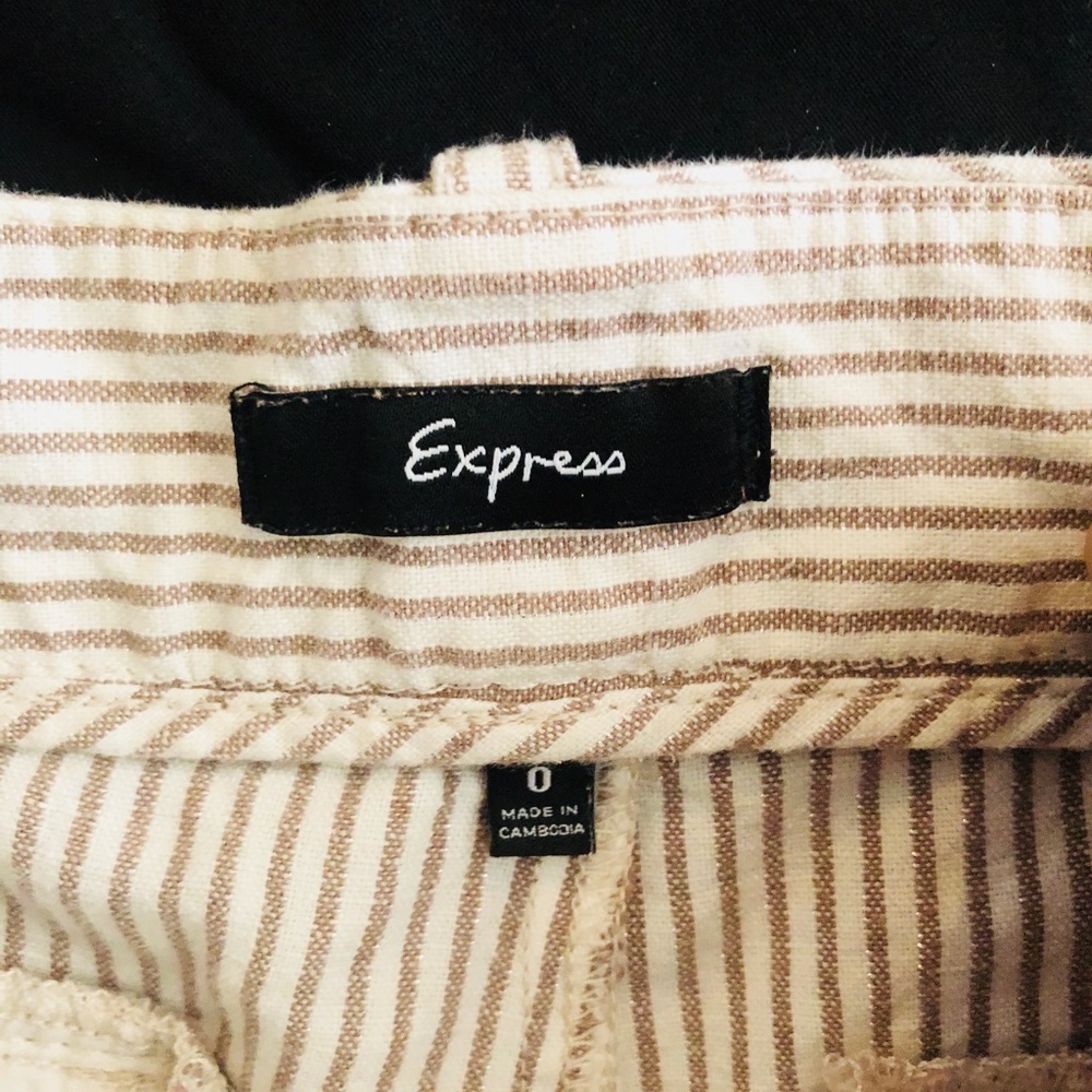 Express Shorts - Picture 2 of 3